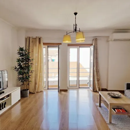 Appartement Near Parque Nacoes Lissabon