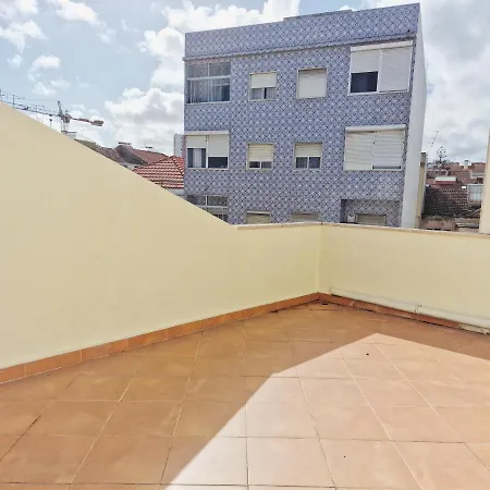 Near Parque Nacoes דירה ליסבון